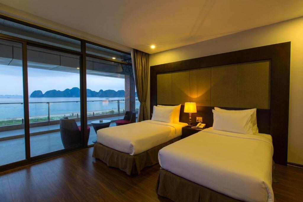 Moon Halo Hotel Ha Long Exterior photo